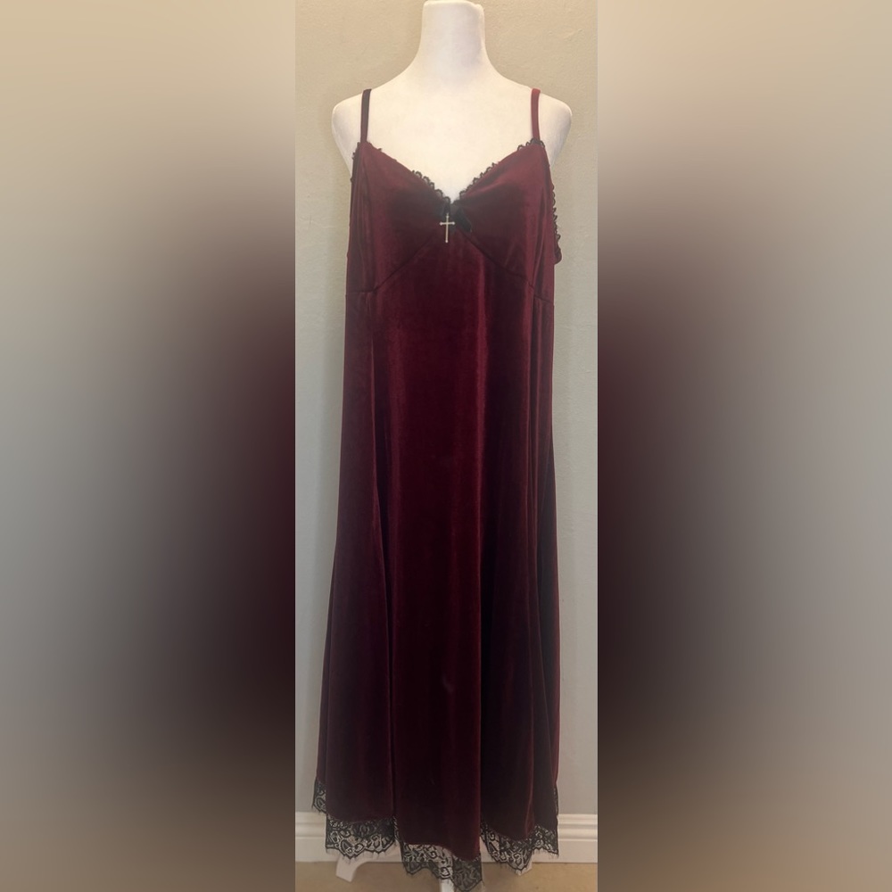 Hot Topic Cosmic Aura Burgundy Velvet Slip Midi Dress size XL new with tags